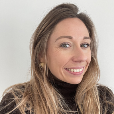 Laura<div>SAVARD</div>